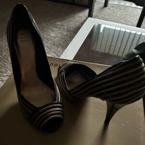 Saks Pumps